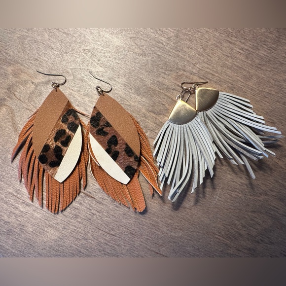 Accessories - Set of Two Earrings 🫧